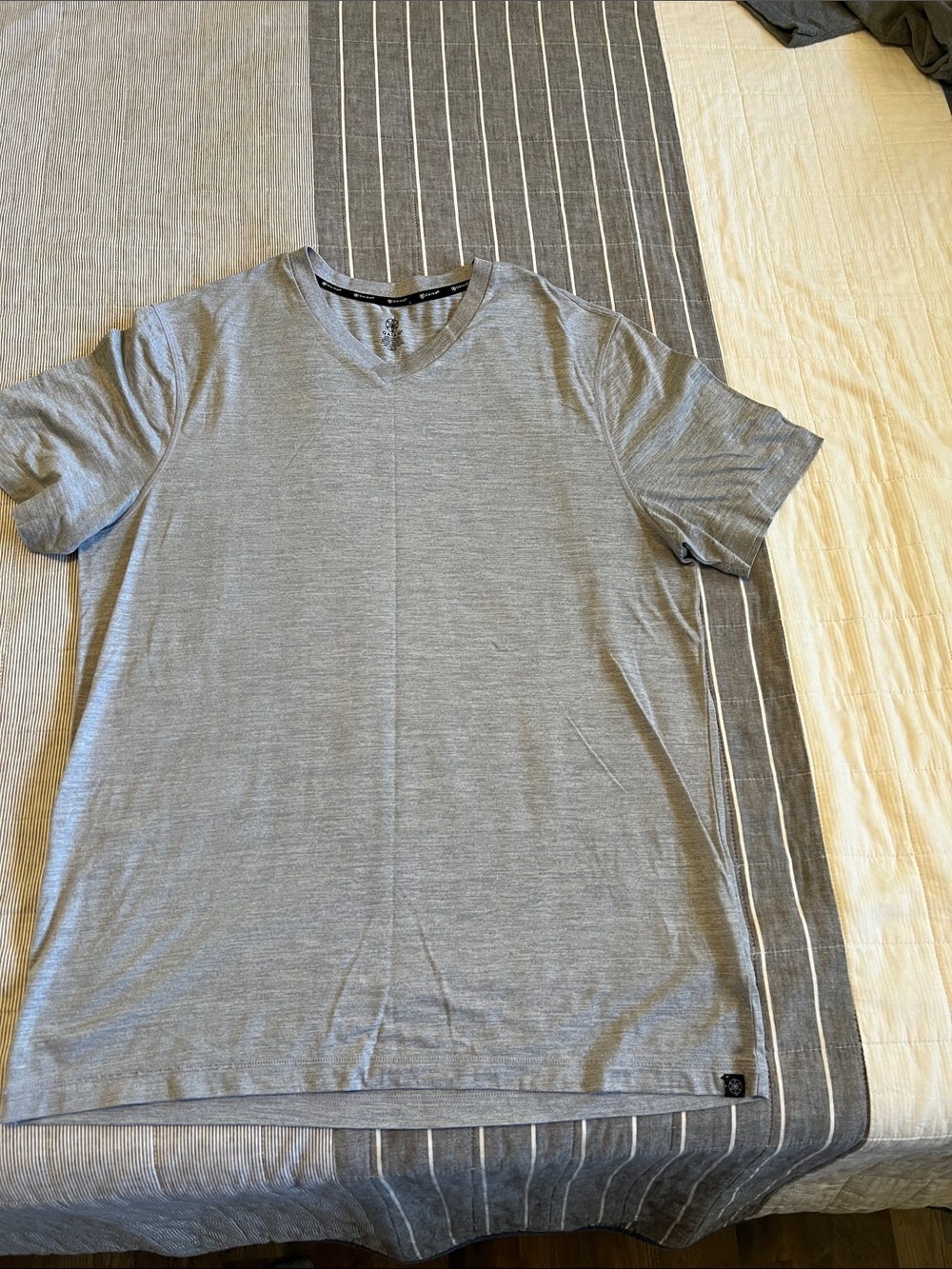 GAIAM Gray Short-Sleeve V-Neck Tee